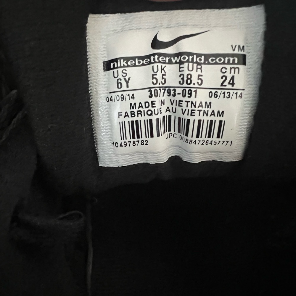 Nike Air Max 90 Triple Black GS - Picture 8 of 9
